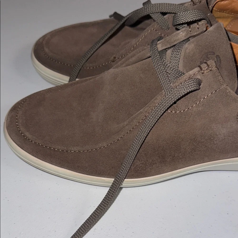 Ecco elegant brown